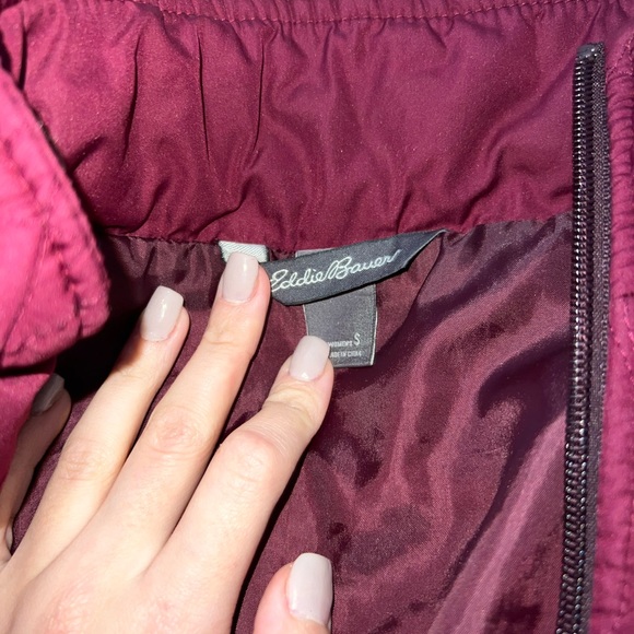 Eddie Bauer maroon small - Picture 3 of 3